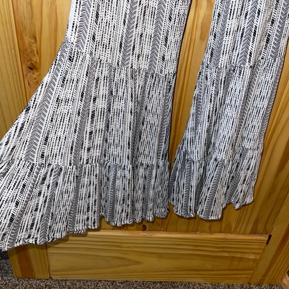 Storia Bell Bottom Jumpsuit - Picture 3 of 8